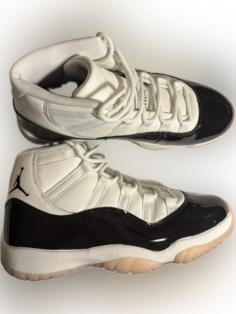 Women’s Air Jordan 11 Retro “Neapolitan” - Picture 9 of 10
